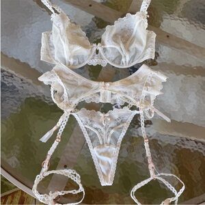 White lingerie set